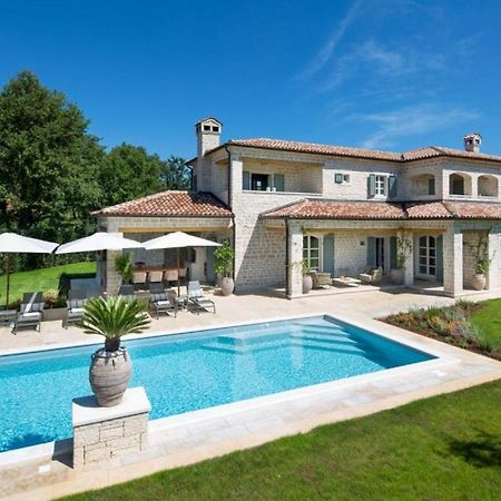 Beautiful Villa Nevia With Pool In Kanfanar Exterior foto